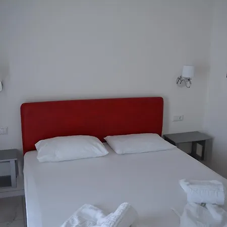 Kangaroo Hotel de apartamente Mola Kalyva