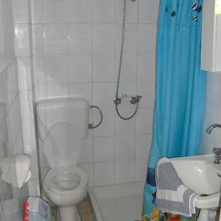 Aparthotel Kangaroo Mola Kalyva